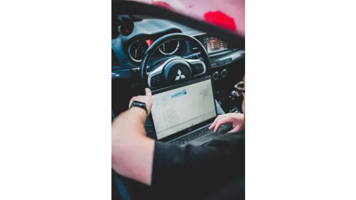 Hardware-Free Why Connected Data Is the Future of Fleets